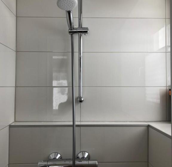 اتاق استاندارد, Wei Wei S Hostel