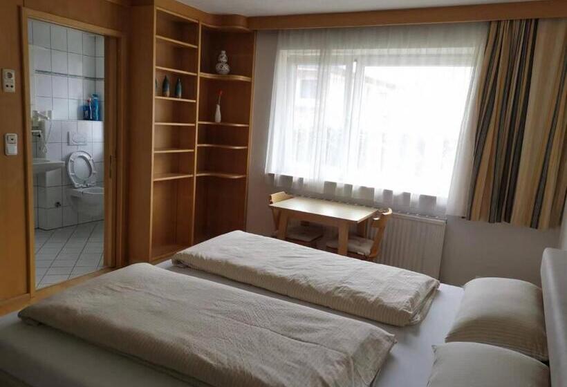 اتاق استاندارد, Wei Wei S Hostel