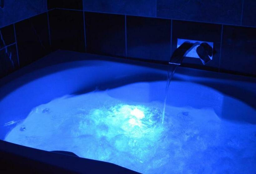 Трехместный Номер Deluxe, Whitehouse B&b