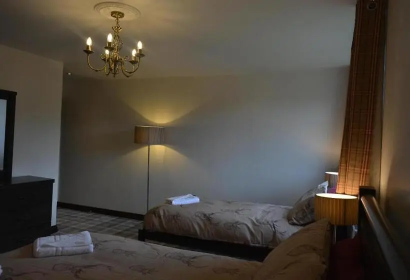 デラックストリプルルーム, Whitehouse B&b