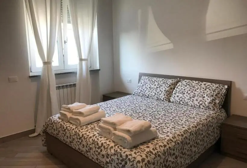 ２ベッドルームアパートメント, Home