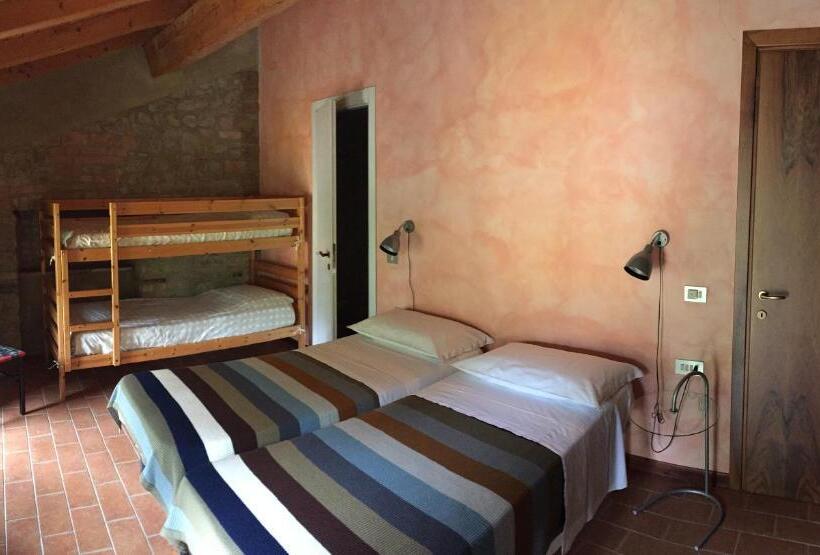 غرفة عائلية, Agriturismo Spizzirò