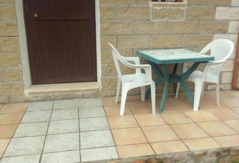 Quarto Quádruplo Estandar, Affittacamere El Mojito