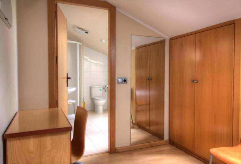 Номер Стандарт, Hostal Restaurante Taracena