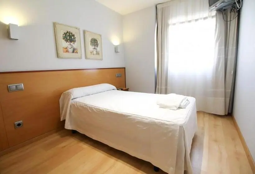 スタンダードシングルルーム, Hostal Restaurante Taracena