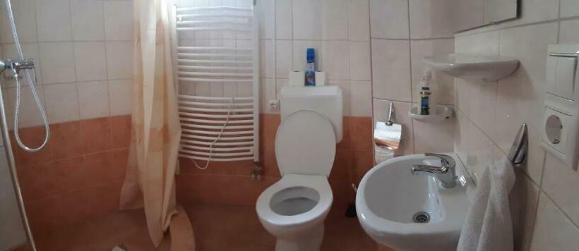 Номер Basic, Tolnay Kúria és Vendégház