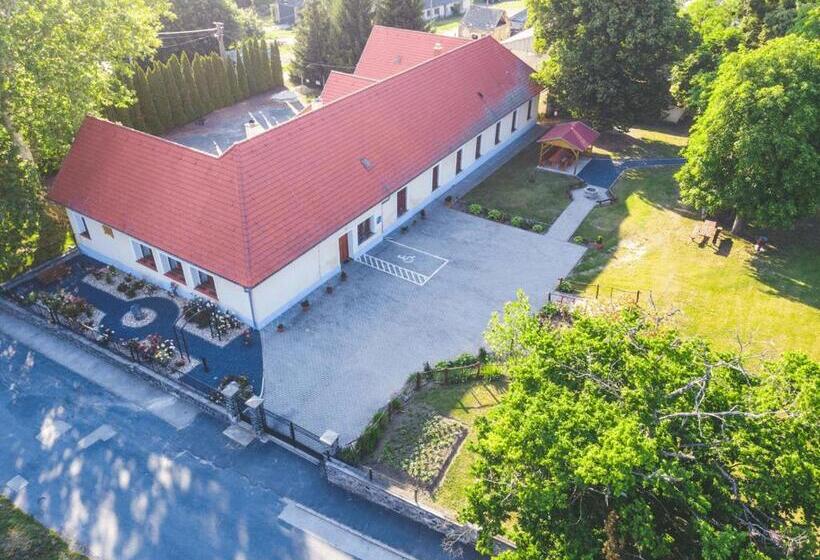 Номер Стандарт Совместная Ванная, Tolnay Kúria és Vendégház