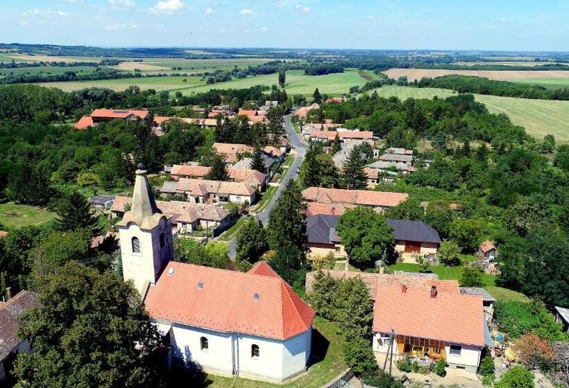 Номер Стандарт Совместная Ванная, Tolnay Kúria és Vendégház