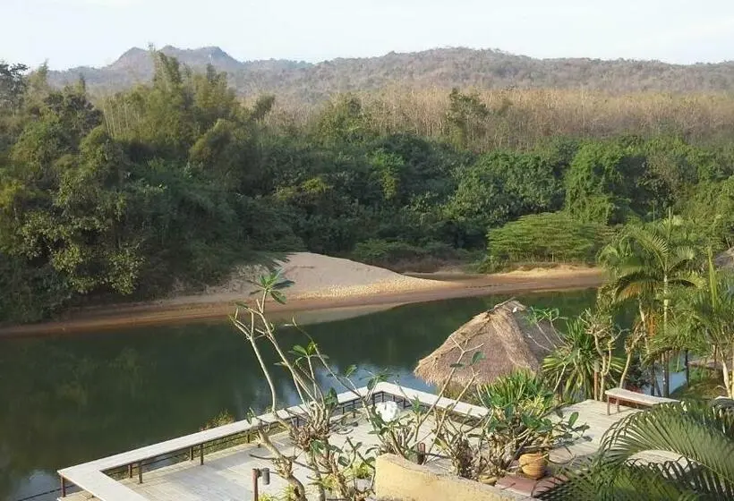 キングサイズベッドのデラックスルーム, Pingplalee Resort Chasorn