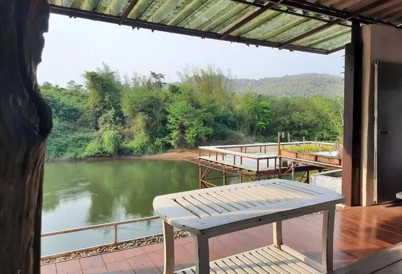 Deluxe room with river view, Pingplalee Resort Chasorn