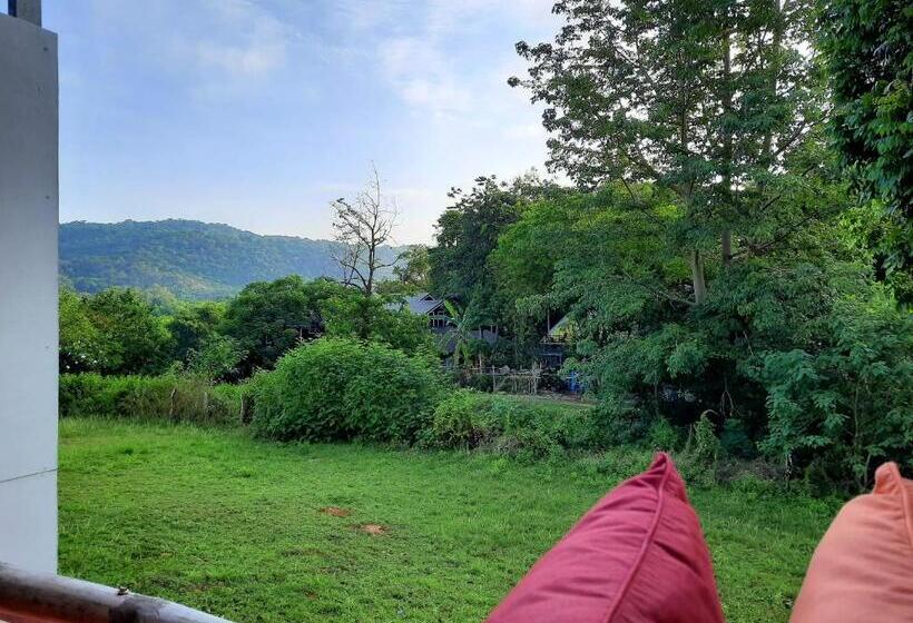 غرفة قياسية مزوَّدة بشُرفة, Pingplalee Resort Chasorn