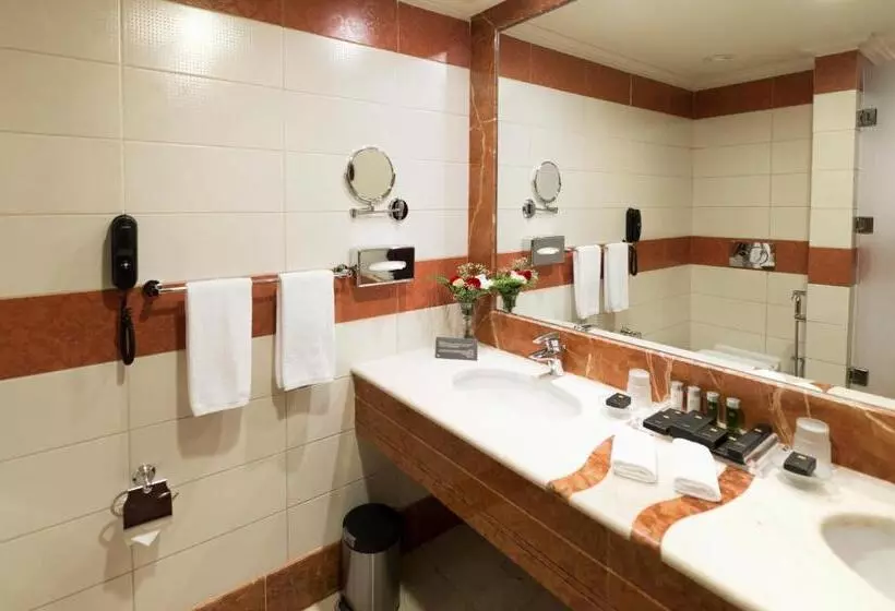 Executive Kolmen Hengen Huone, Al Ghufran Safwah Hotel Makkah