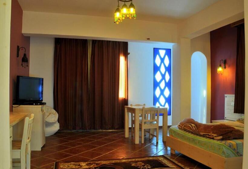سوییت جونیور, Dahab Divers