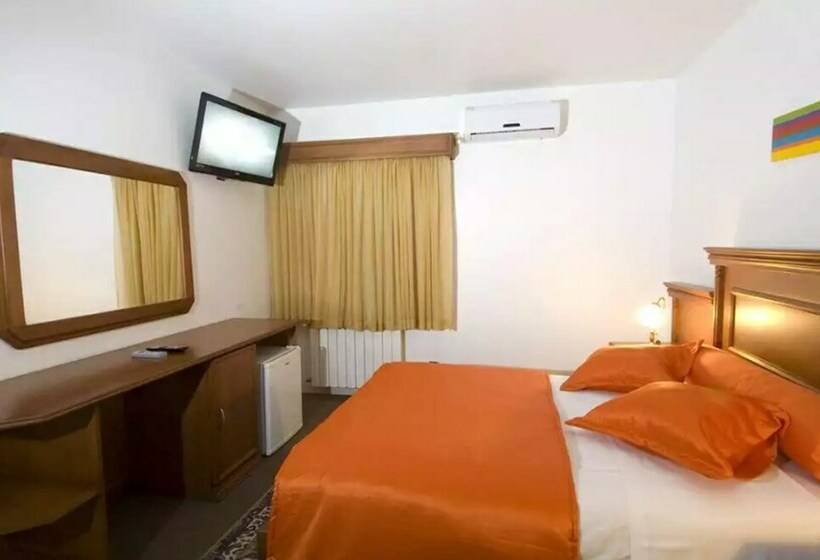 اتاق استاندارد, Estrelas Da Serra