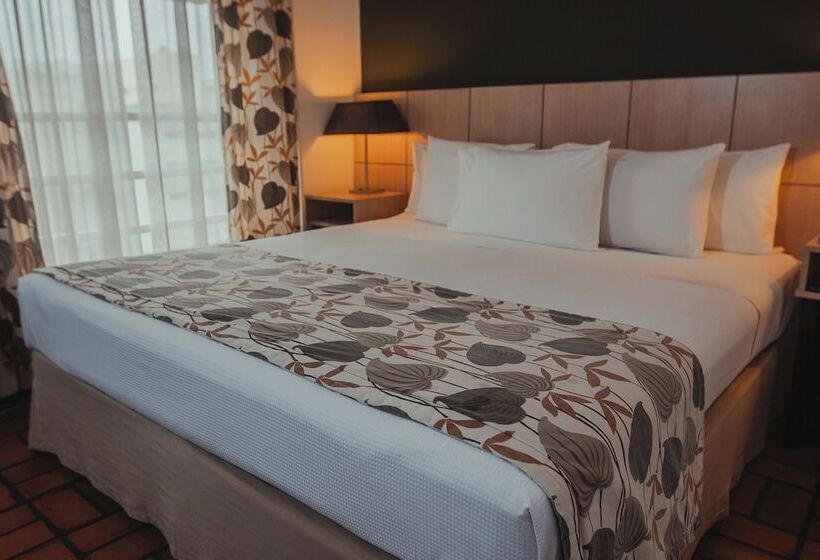 Номер Deluxe, Ferraretto Guarujá Hotel & Spa