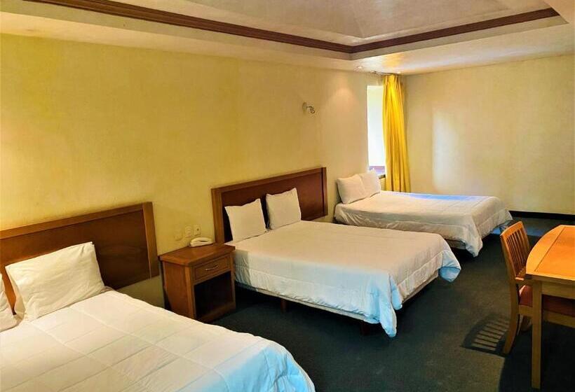 Quarto Triplo Estandar, Florencia By Marho