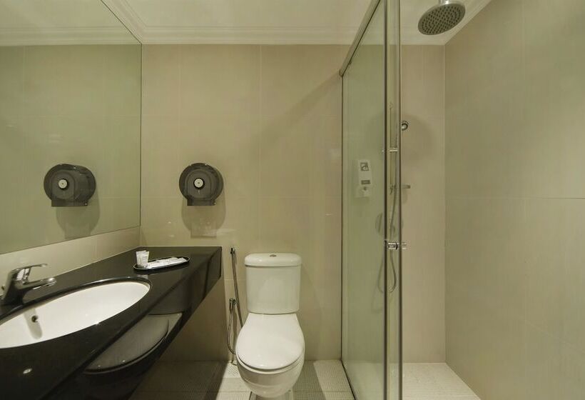 اتاق استاندارد سه نفره, New Cape Inn