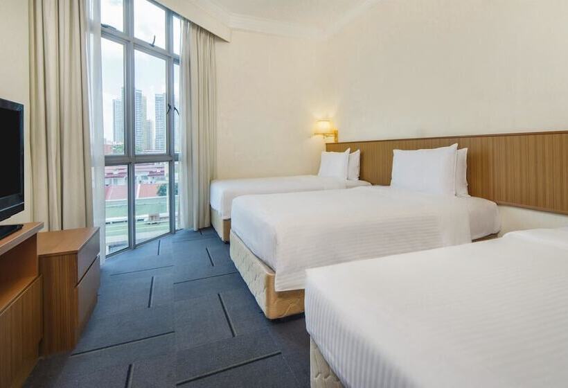 اتاق استاندارد سه نفره, New Cape Inn