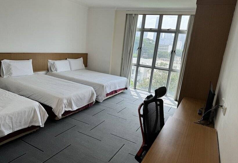 اتاق خانوادگی, New Cape Inn