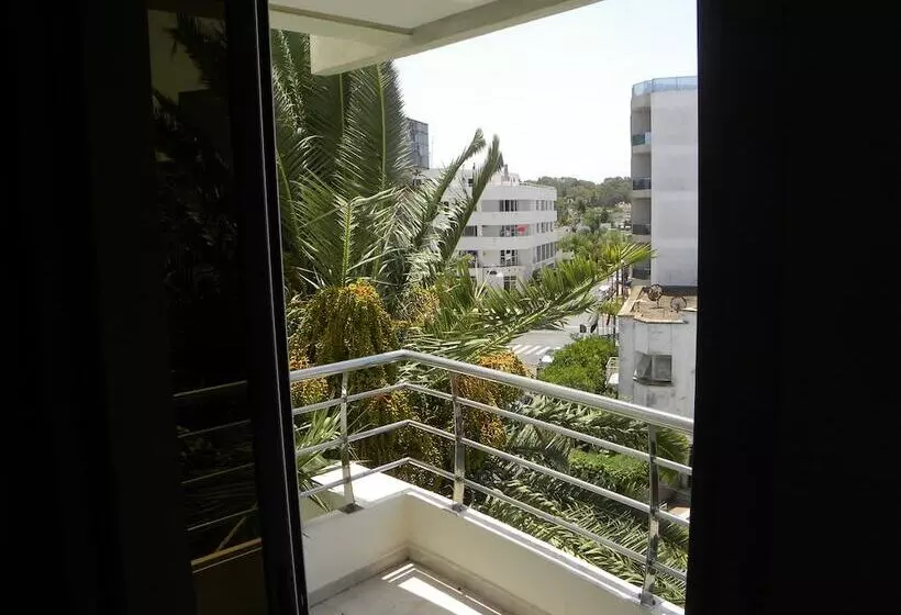 اتاق استاندارد یک نفره, Rive
