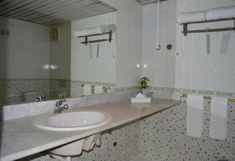 חדר משפחתי, JAZ Neo Naama Bay