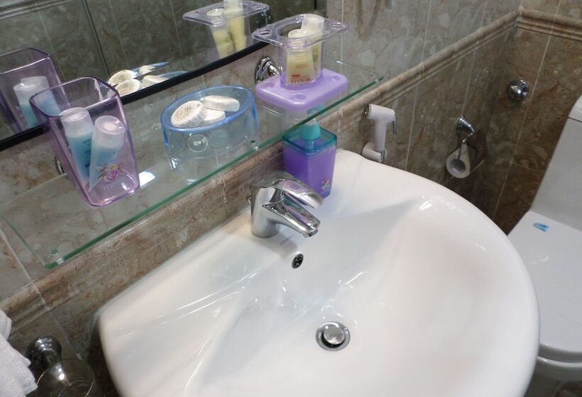 标准间, Sun City International