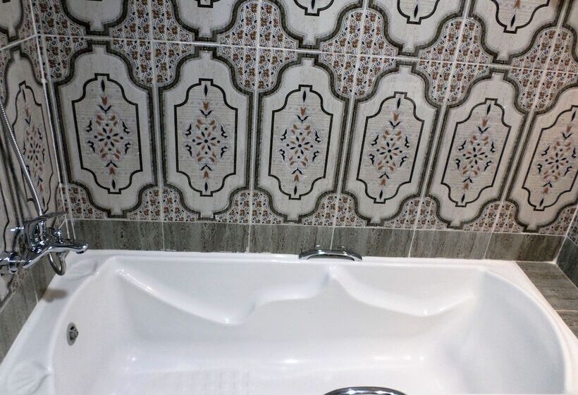 标准间, Sun City International