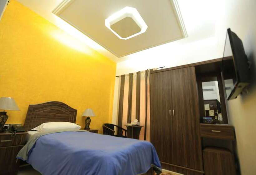 标准单人间, Sun City International