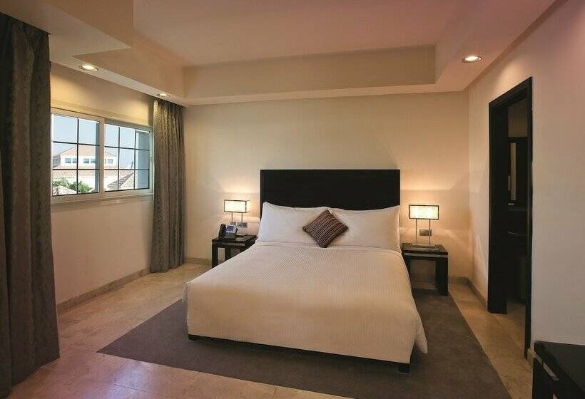 ویلا دلوکس 3 خوابه, Mövenpick Beach Resort Al Khobar