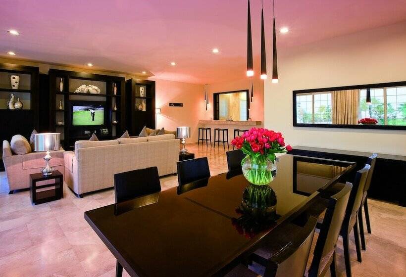 ویلا دلوکس 3 خوابه, Mövenpick Beach Resort Al Khobar