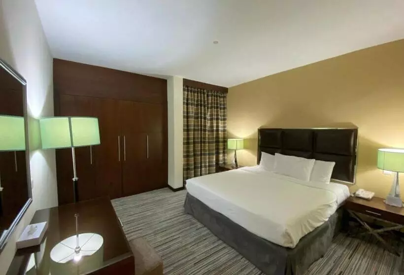 クラシックスタジオ, Phoenix Plaza Hotel Apartments