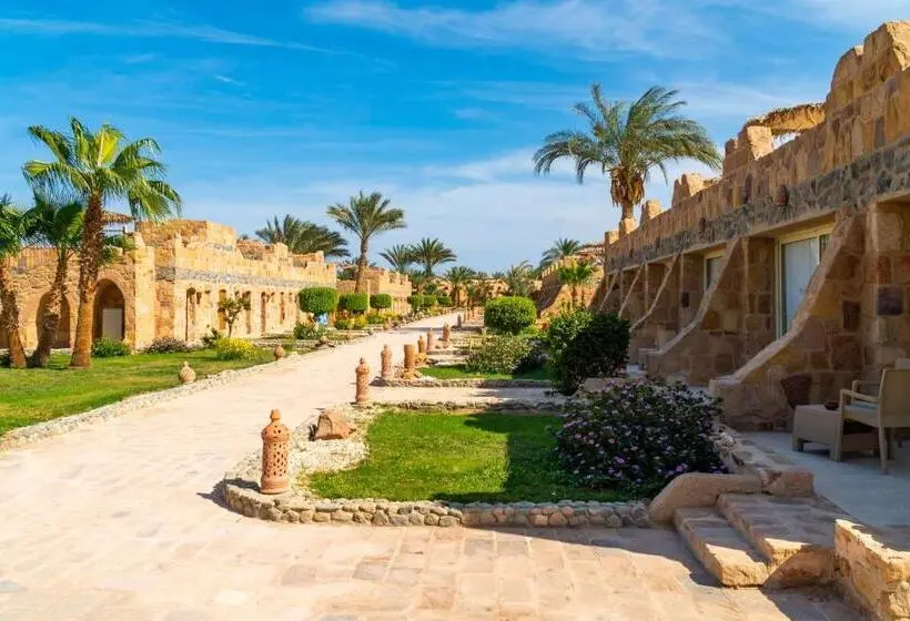 بانگلوی استاندارد, Utopia Beach Club