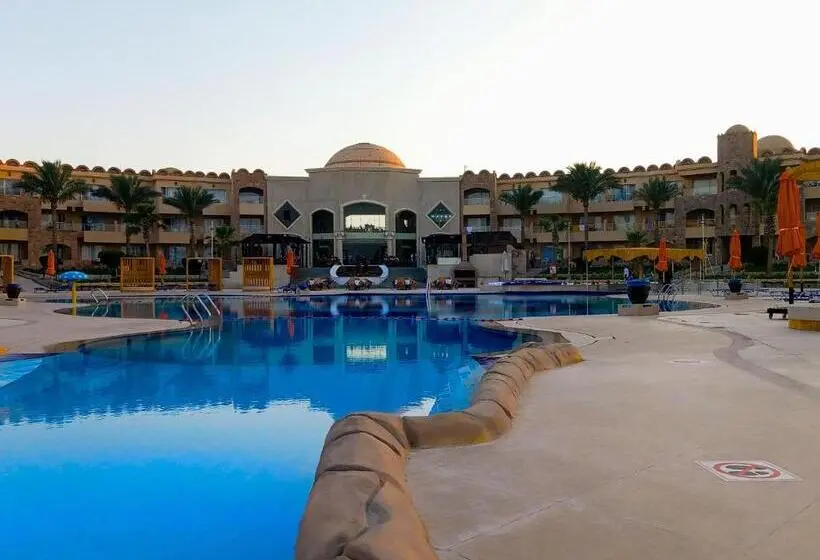 سوییت خانوادگی, Utopia Beach Club