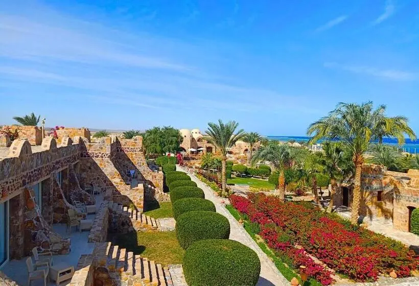 بانگلوی لوکس, Utopia Beach Club