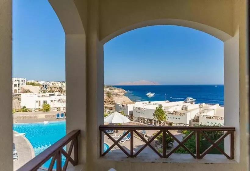 اتاق استاندارد با چشم‌انداز استخر, Sharks Bay Oasis