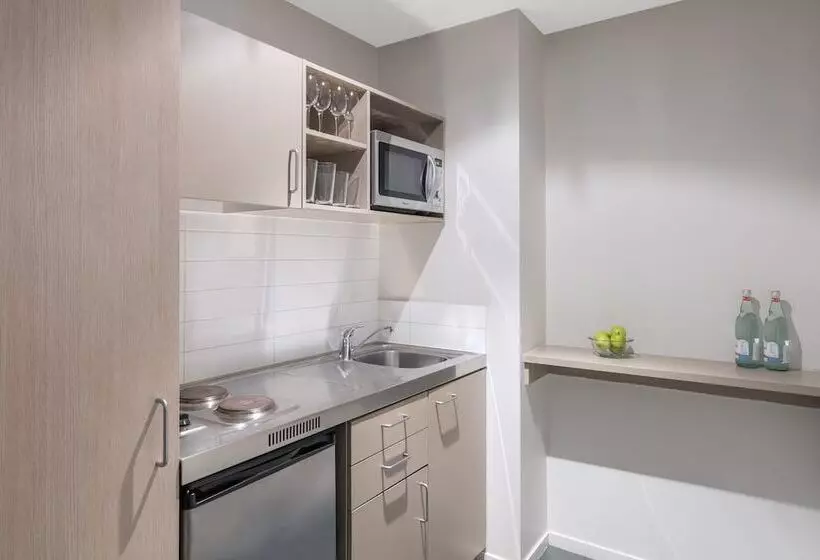 スタンダードスタジオ, Tetra Serviced Apartments By Castle