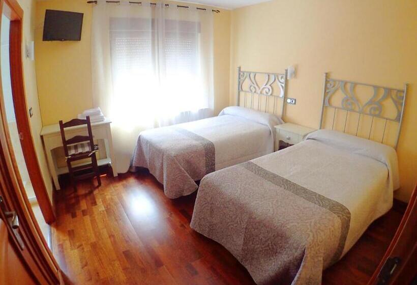 اتاق استاندارد, Hostal Plaza Mayor