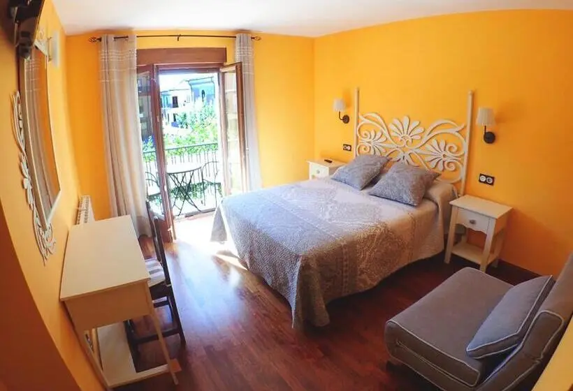 バルコニー付きデラックスルーム, Hostal Plaza Mayor Carrión De Los Condes