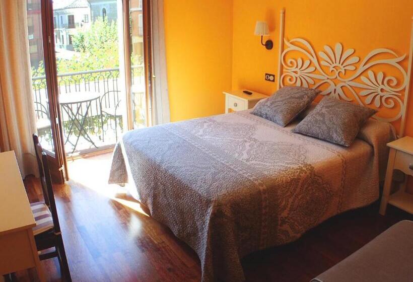 اتاق لوکس با بالکن, Hostal Plaza Mayor