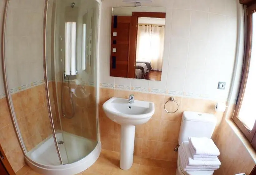 スタンダードトリプルルーム, Hostal Plaza Mayor Carrión De Los Condes