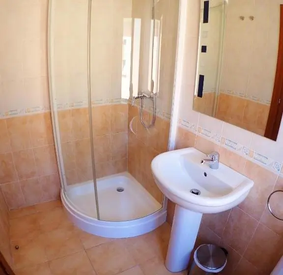 スタンダードトリプルルーム, Hostal Plaza Mayor Carrión De Los Condes