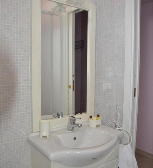 Quarto Estandar com Sacada, Il Grifo