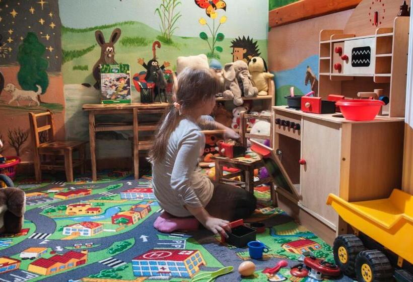 חדר סופריור לארבעה, Penzionharmonia Eu