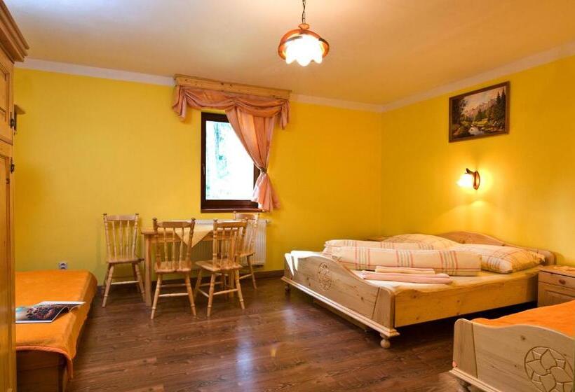 חדר סטנדרט לשלושה, Penzionharmonia Eu