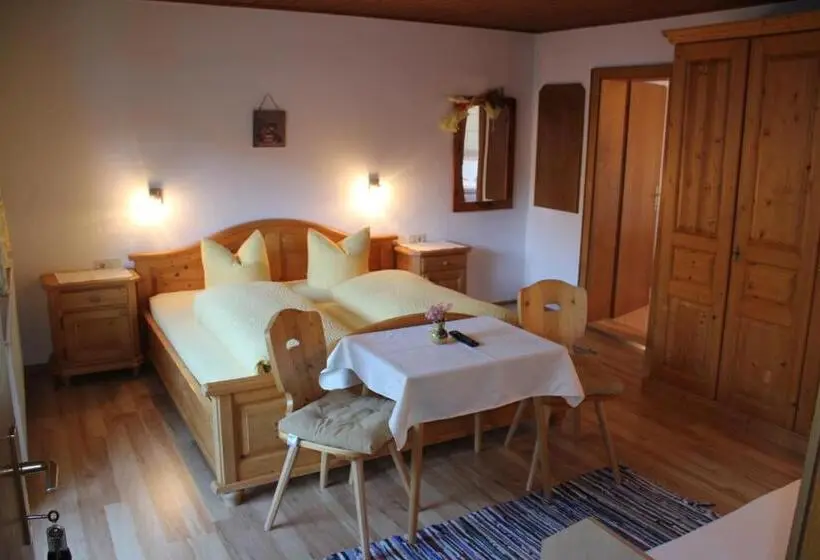 اتاق استاندارد سه نفره, Pension Schwemberger Ohne Frühstück
