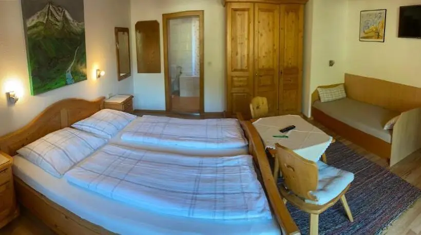 اتاق استاندارد سه نفره, Pension Schwemberger Ohne Frühstück