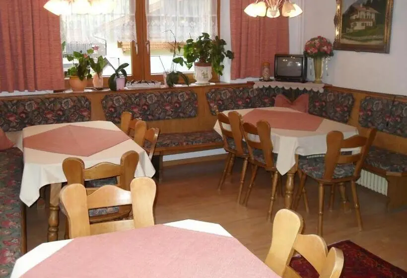 Standard Triple Room with Terrace, Pension Schwemberger Ohne Frühstück