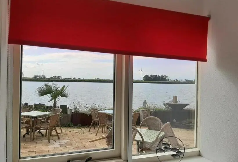 レイクビュースタンダードルーム, Pension Van Ewijcksluis