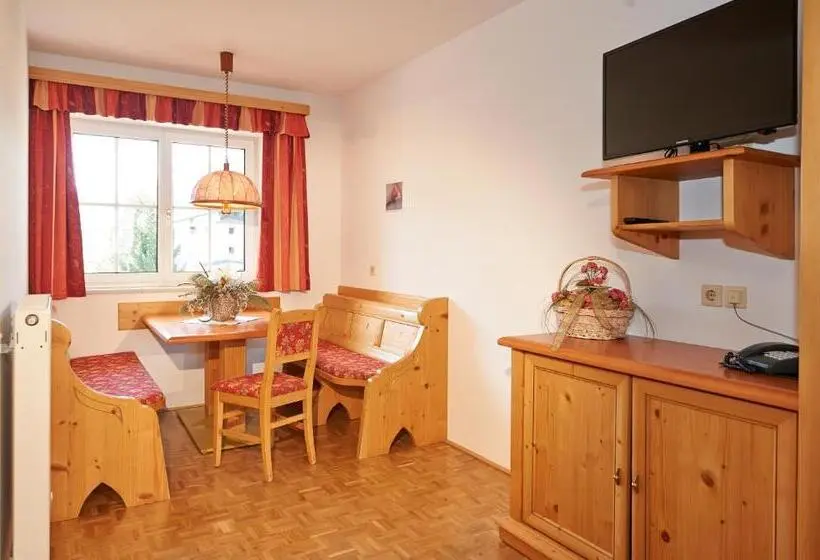 Huoneisto 1 Makuuhuone, Aparthotel Paradies   Schrempfgut