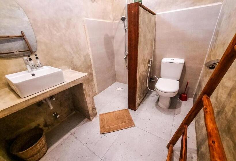 エコノミールーム, Ebb & Flow